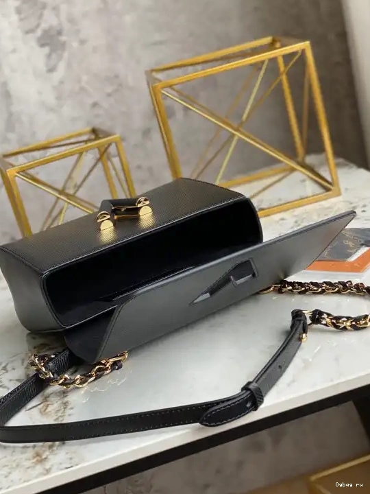 LOUIS VUITTON TWIST MM 0419